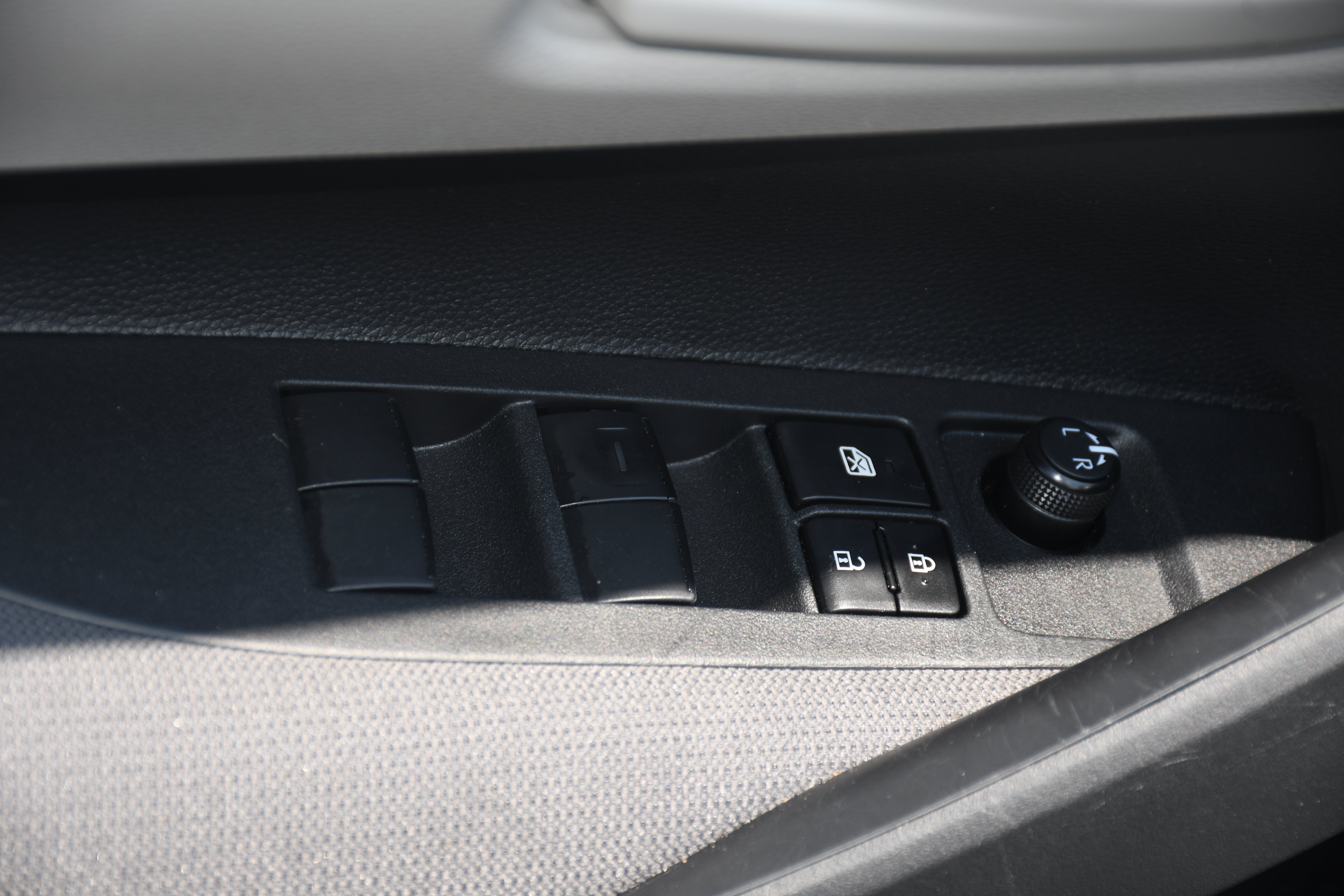 Certified 2025 Toyota Corolla LE FWD image 10