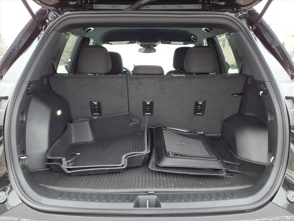 New 2026 Chevrolet Equinox LT w/ Midnight Edition image 8