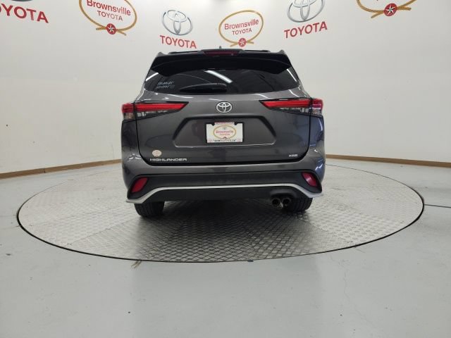 Used 2023 Toyota Highlander XSE FWD image 7