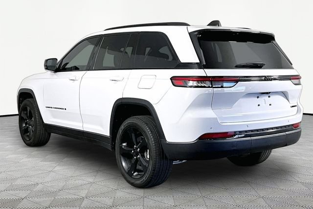 Used 2024 Jeep Grand Cherokee Limited w/ Black Appearance Package RWD image 4