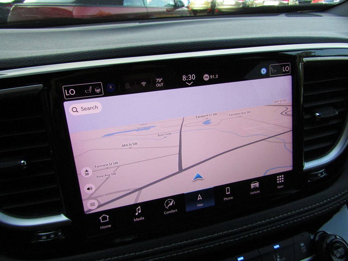 Used 2025 Chrysler Pacifica Limited FWD image 14