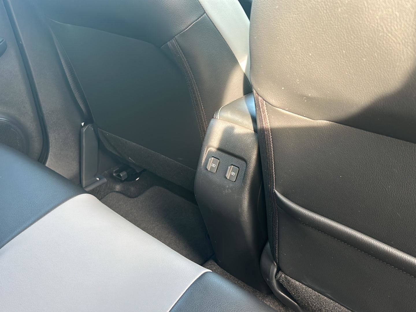 Used 2024 Nissan Kicks SR w/ SR Premium Package image 25