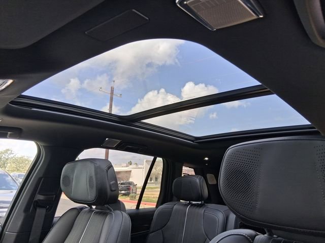 New 2026 Cadillac Vistiq Luxury image 23