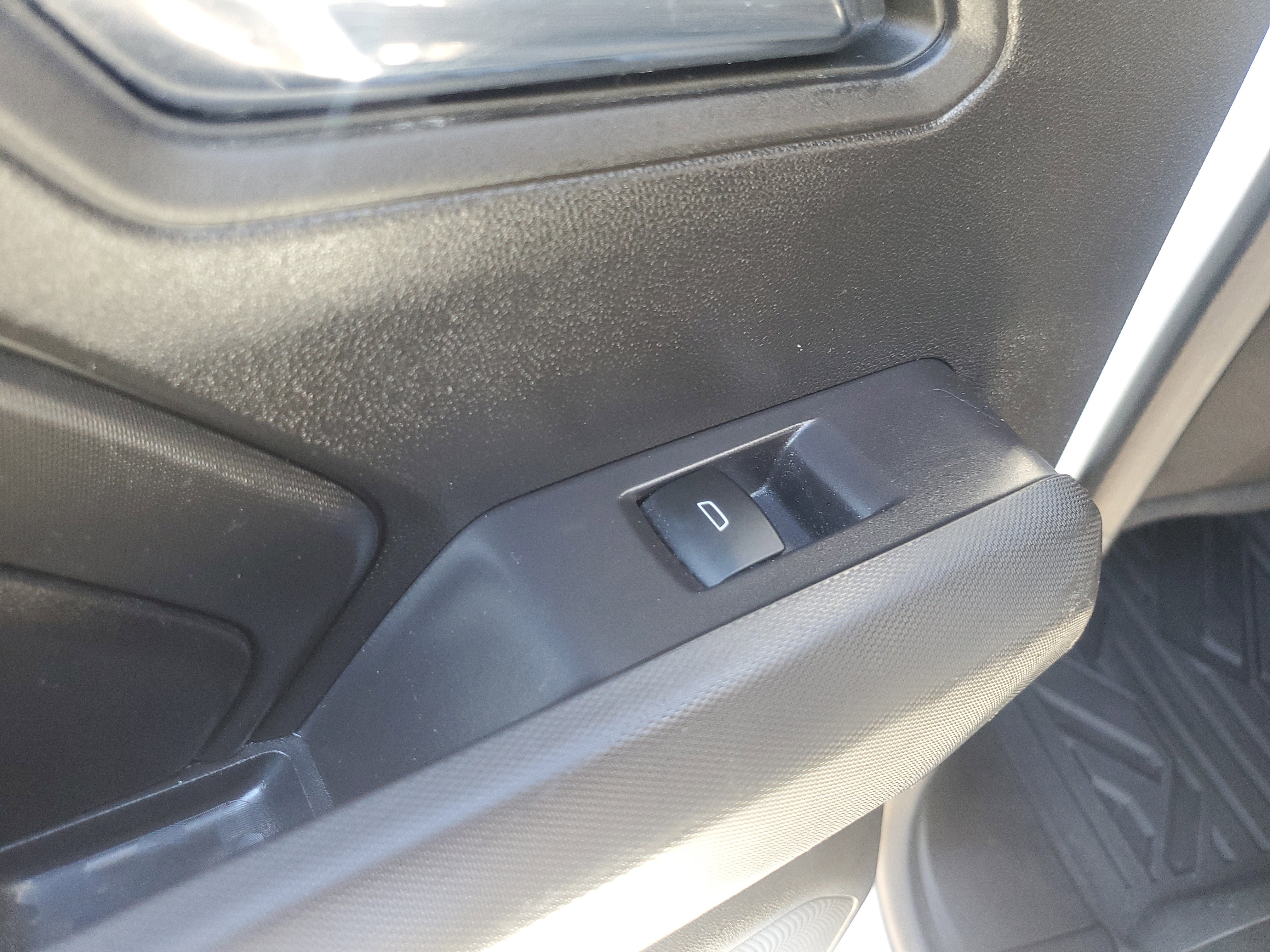 Used 2023 Chevrolet Colorado LT w/ LT Convenience Package II image 15