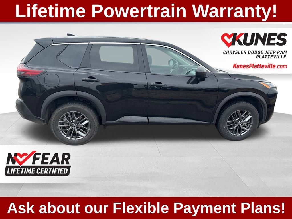 Used 2023 Nissan Rogue S image 11