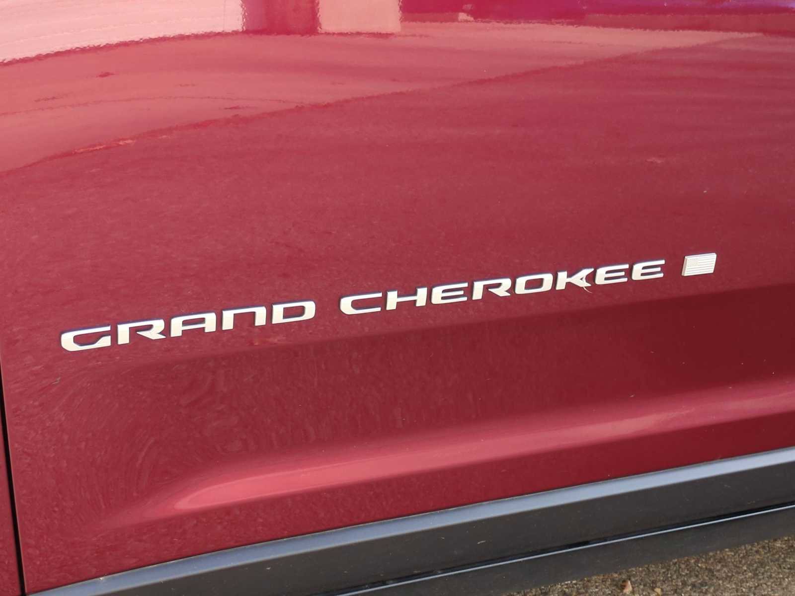 Used 2024 Jeep Grand Cherokee Limited image 13