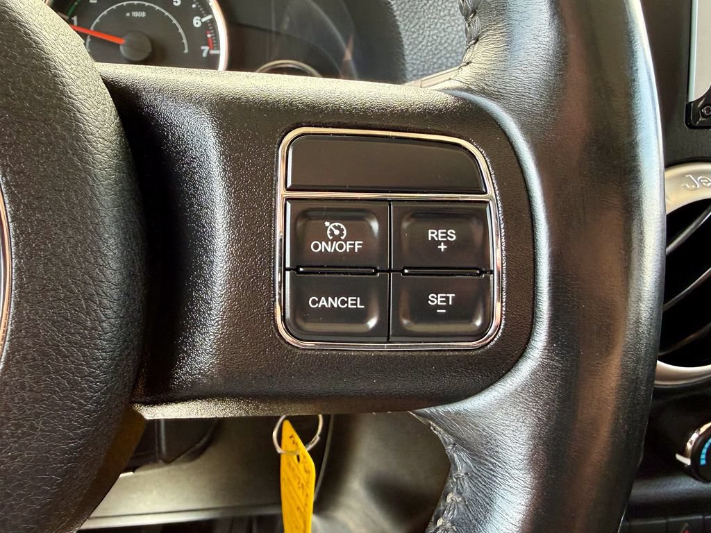 Used 2017 Jeep Wrangler Unlimited Sahara AWD/4WD image 26
