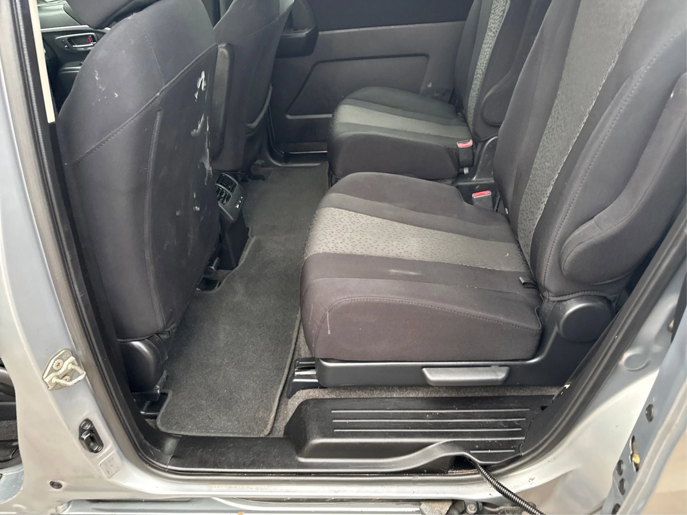 Used 2012 MAZDA MAZDA5 Touring image 11