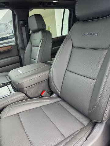 New 2026 GMC Yukon XL Denali w/ Sun & Power Step Package AWD/4WD image 18