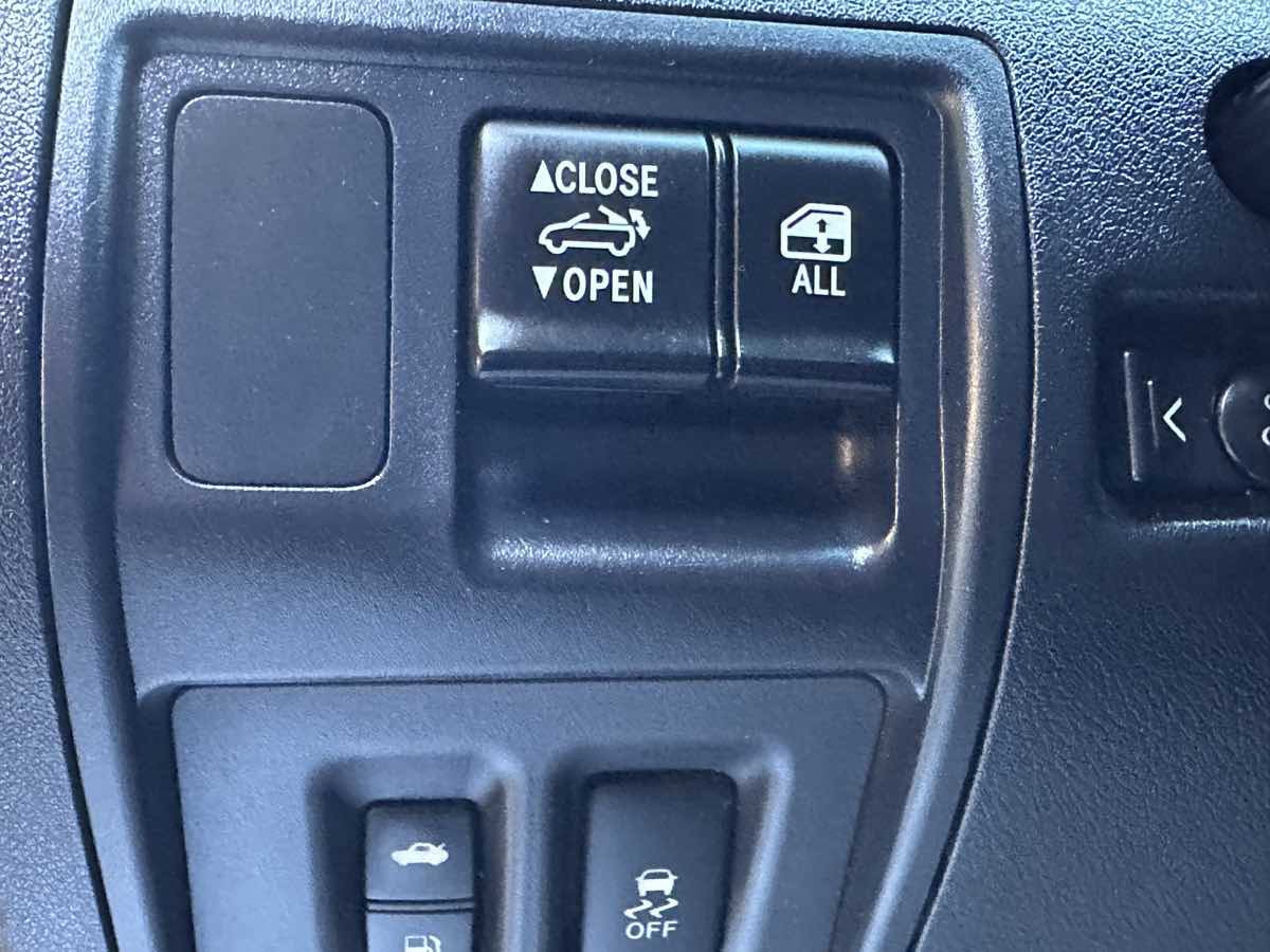 Used 2012 Lexus IS 250C image 31