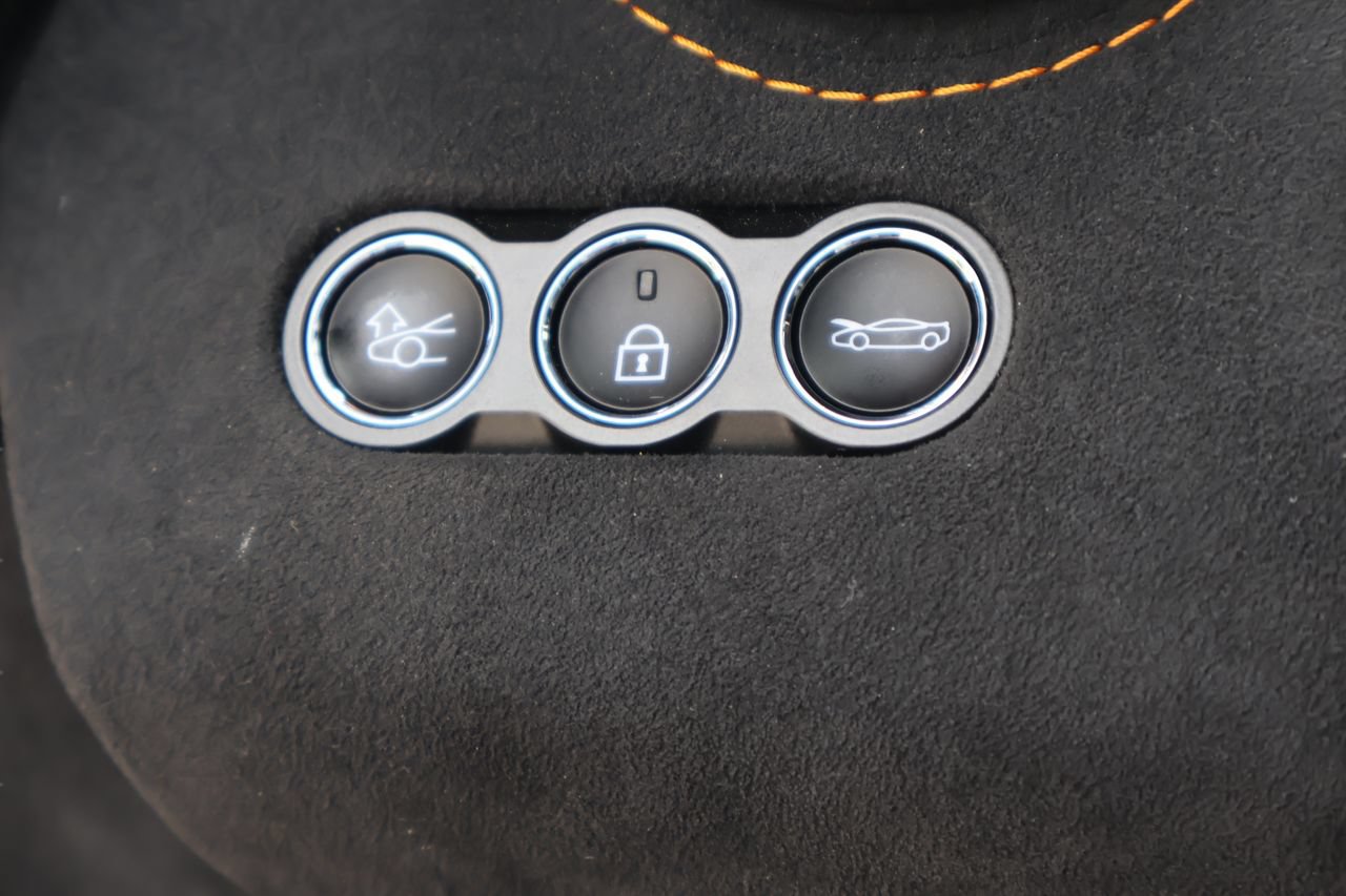 Used 2025 McLaren 750S Spider RWD image 21