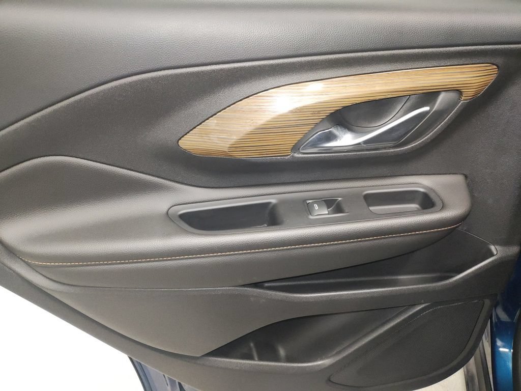 Used 2019 GMC Terrain SLE w/ Driver Convenience Package FWD image 27