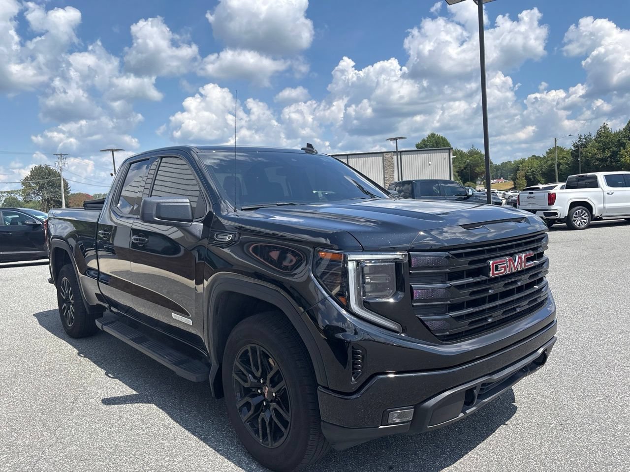 Used 2025 GMC Sierra 1500 Elevation AWD/4WD image 11