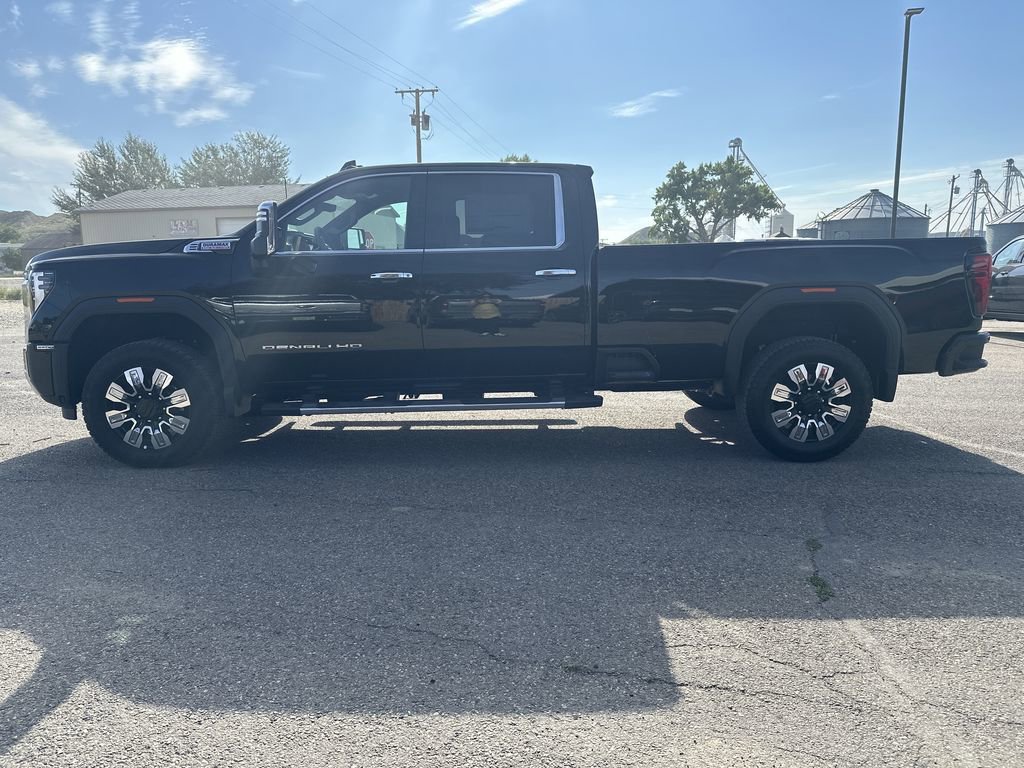 New 2025 GMC Sierra 3500 Denali w/ Technology Package image 4