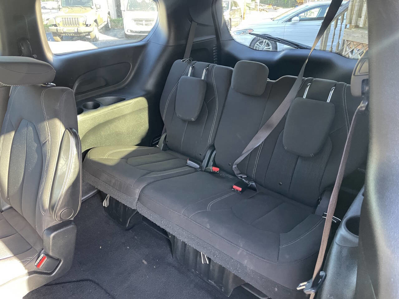 Used 2020 Chrysler Pacifica Touring w/ Advanced Safetytec Group image 11