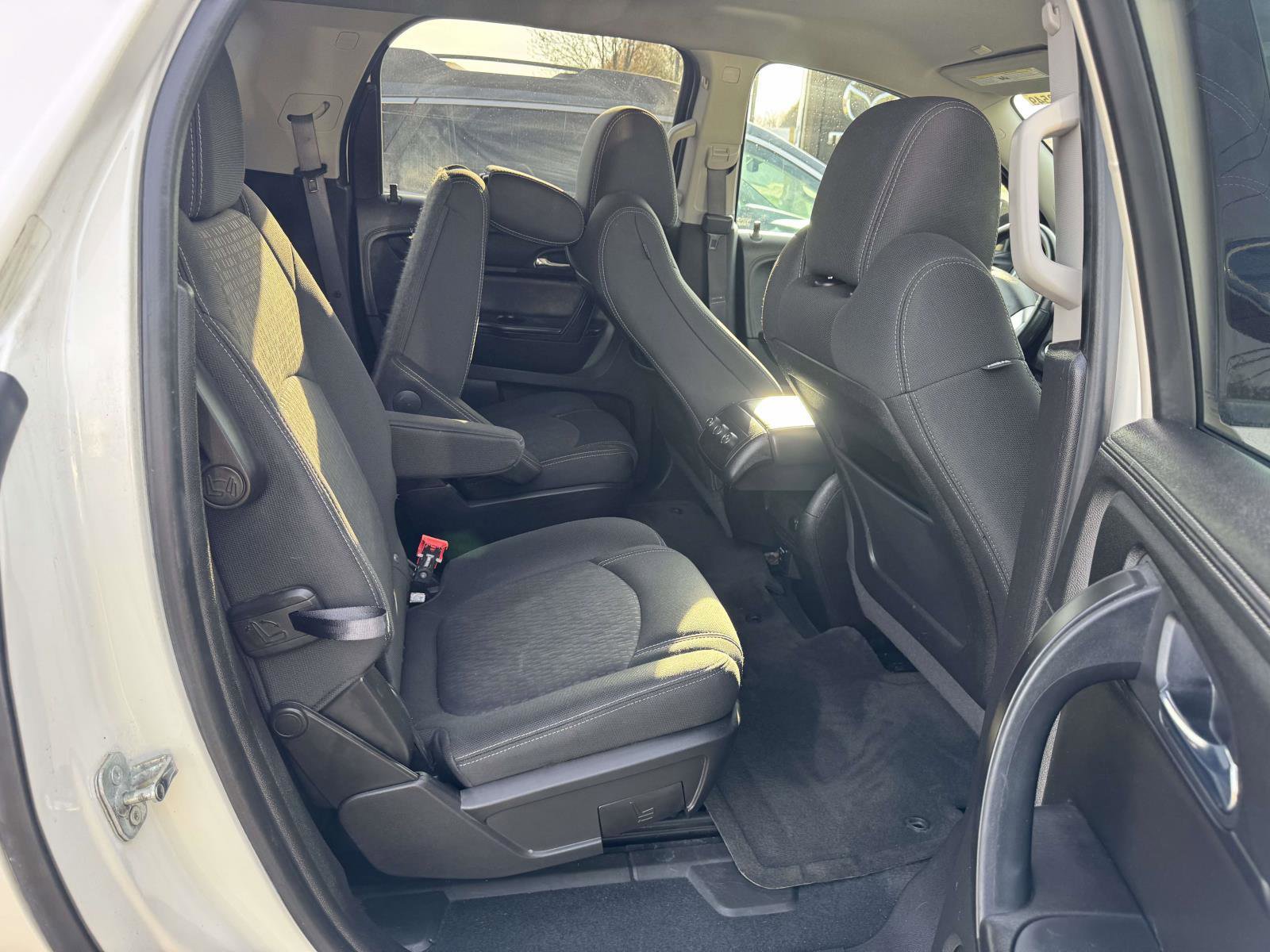 Used 2015 GMC Acadia SLE AWD/4WD image 39