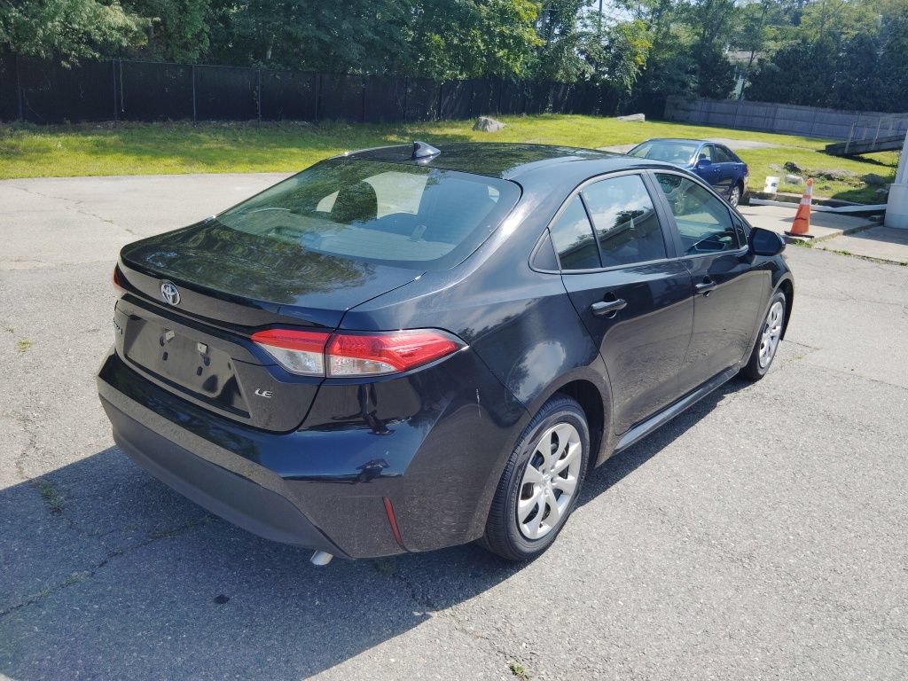 Certified 2025 Toyota Corolla LE FWD image 3