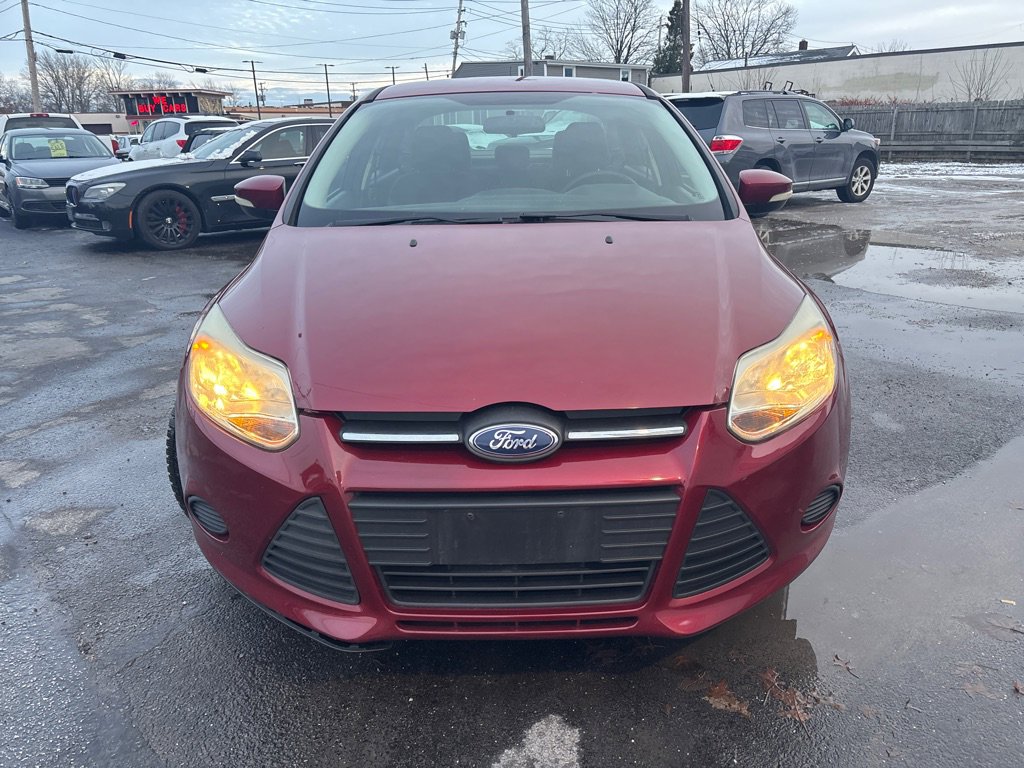 Used 2014 Ford Focus SE w/ SE Winter Package image 2