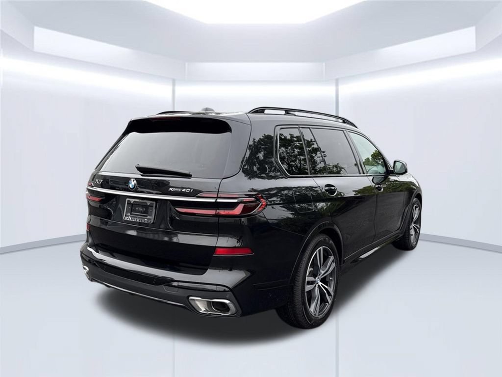 Used 2024 BMW X7 xDrive40i w/ M Sport Package AWD/4WD image 8