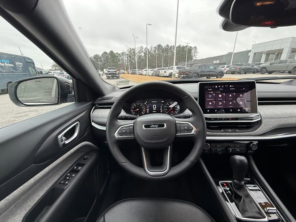 Used 2024 Jeep Compass Latitude image 14