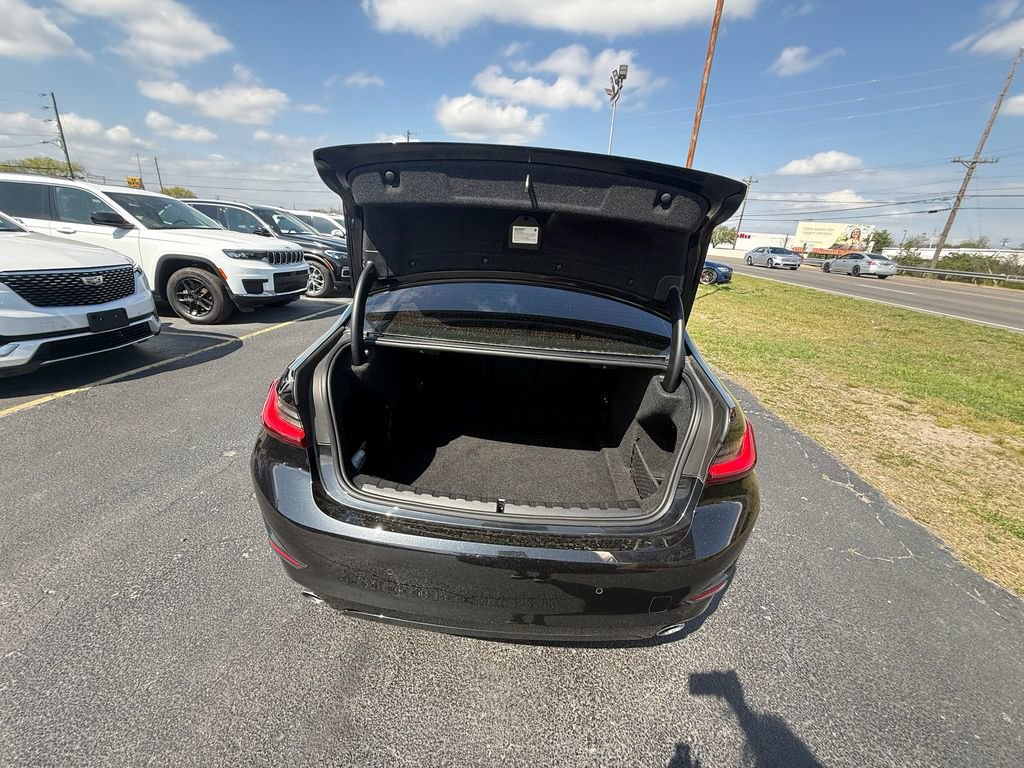 Used 2022 BMW 330i xDrive Sedan w/ Driving Assistance Package image 5