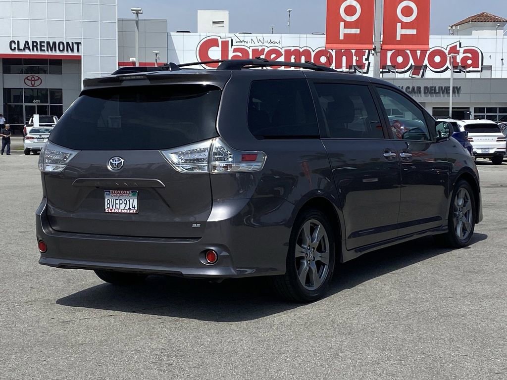 Certified 2019 Toyota Sienna SE FWD image 43