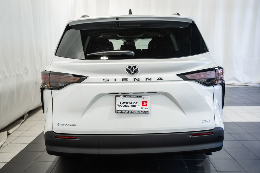 New 2026 Toyota Sienna XLE AWD/4WD image 5