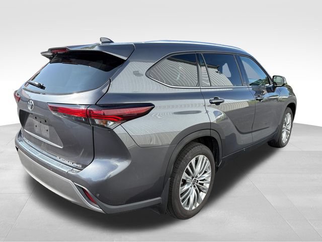 Used 2025 Toyota Highlander Platinum AWD/4WD image 28