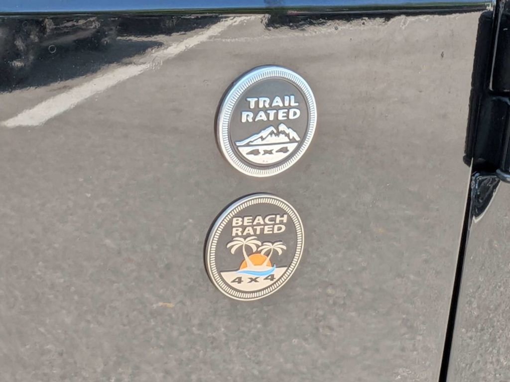 Used 2018 Jeep Wrangler Unlimited Sport image 11