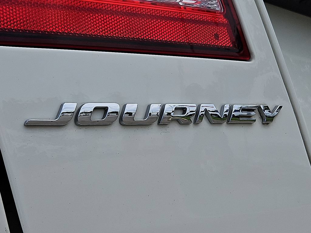 Used 2020 Dodge Journey SE w/ SE Popular Equipment Group FWD image 31