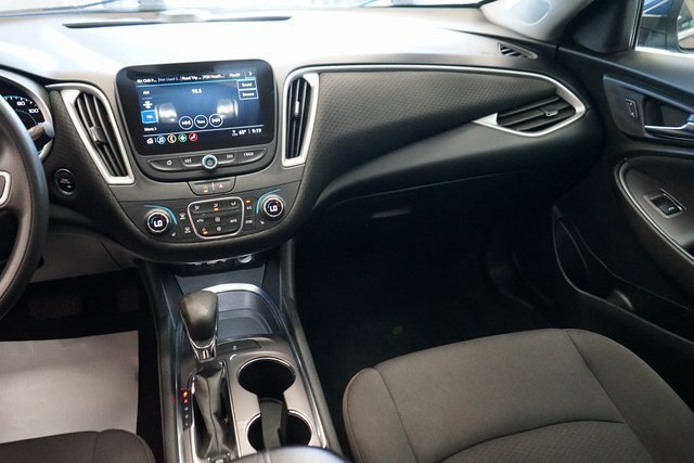 Used 2022 Chevrolet Malibu LT image 10
