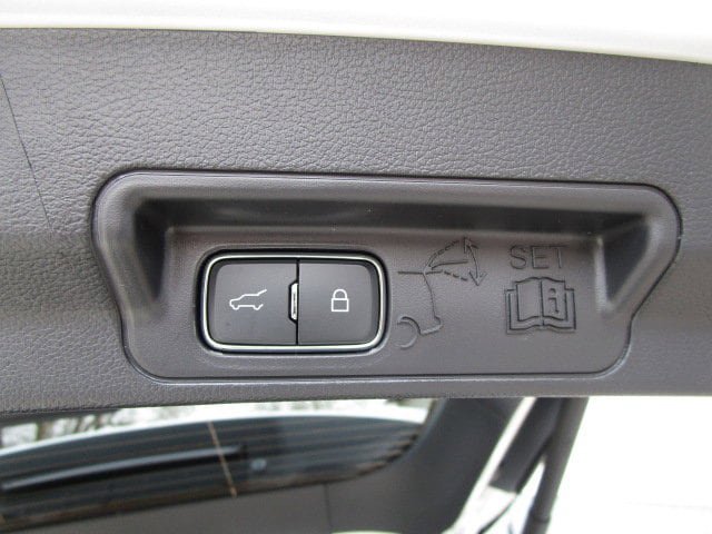 Used 2025 Ford Explorer ST-Line AWD/4WD image 9
