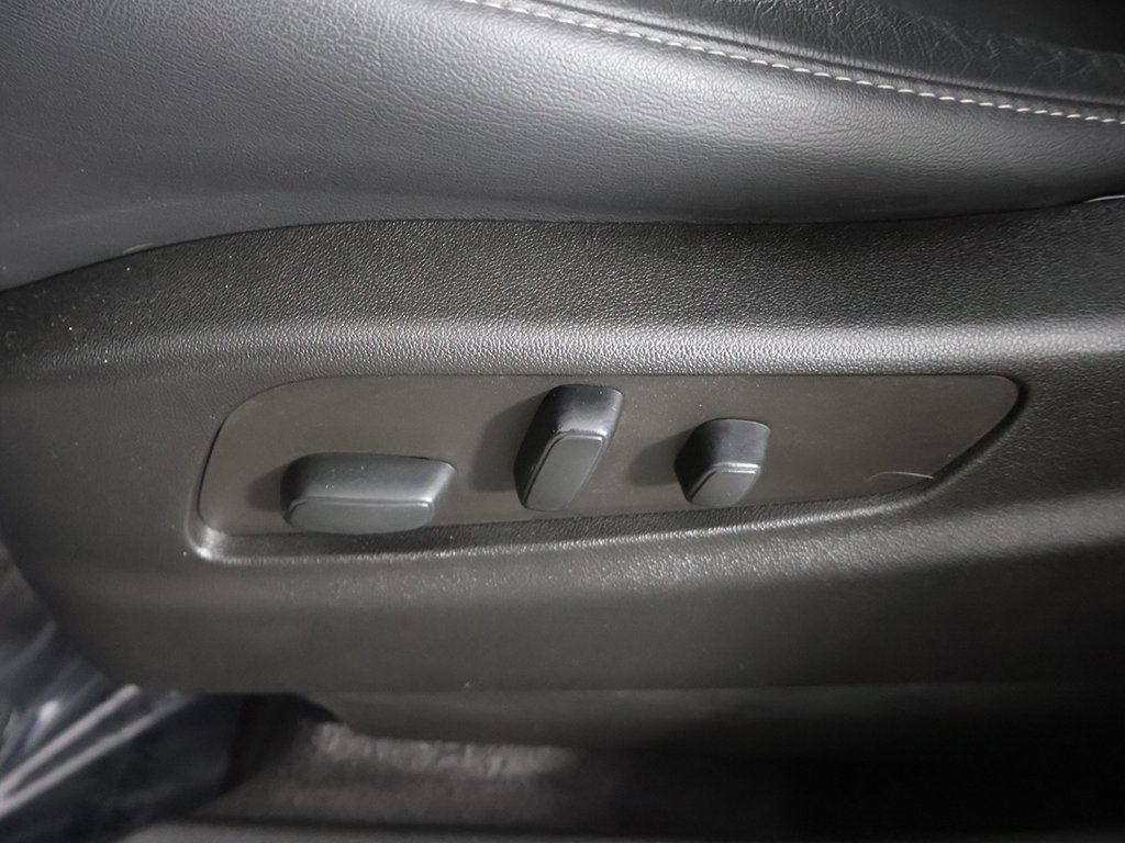 Used 2022 Cadillac XT4 Premium Luxury w/ Enhanced Visibility Package image 34