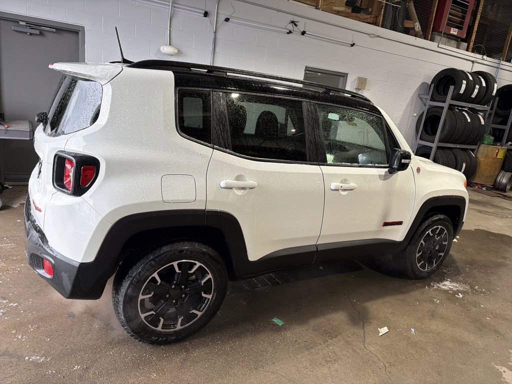 Used 2023 Jeep Renegade Trailhawk w/ Trailhawk Elite Group image 3
