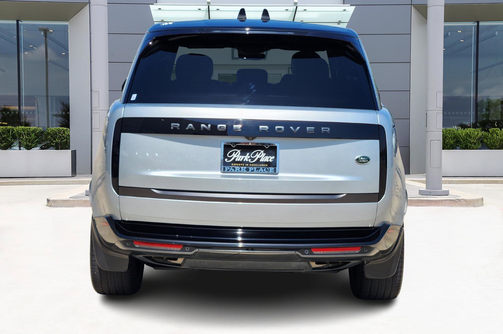 Certified 2023 Land Rover Range Rover SE image 6