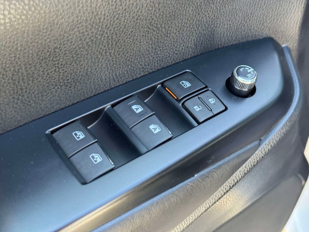 Used 2019 Toyota Highlander XLE AWD/4WD image 15