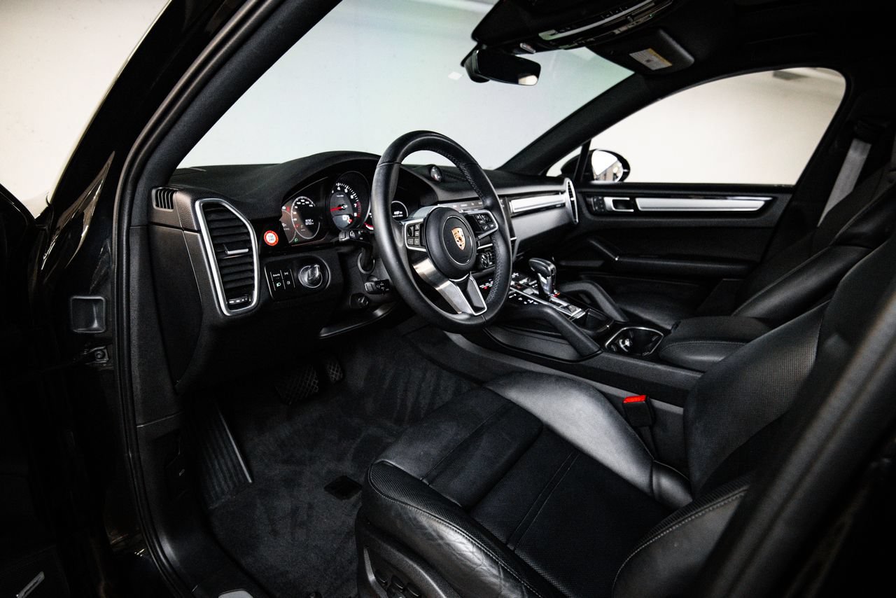 Certified 2023 Porsche Cayenne Platinum Edition AWD/4WD image 4