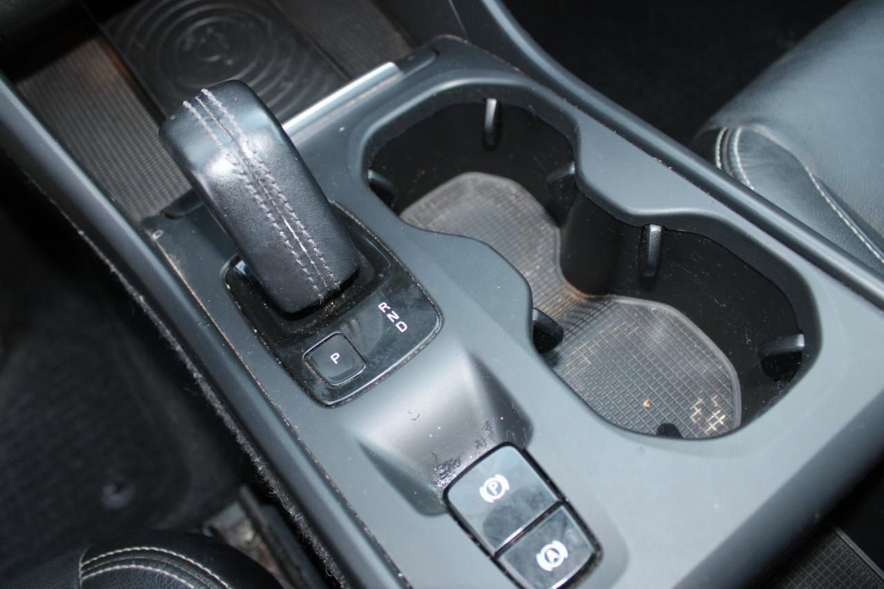 Used 2019 Volvo XC40 T5 Momentum image 15