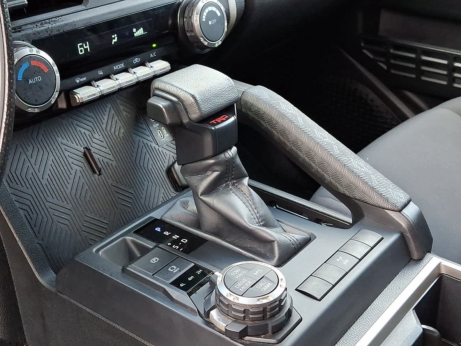 Used 2024 Toyota Tacoma TRD Off-Road AWD/4WD image 18
