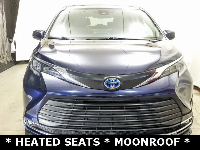 Certified 2024 Toyota Sienna XLE image 3