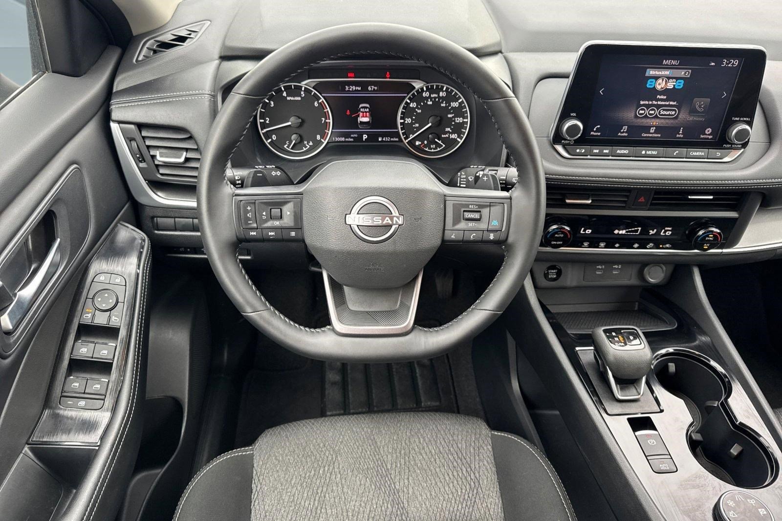Used 2025 Nissan Rogue SV AWD/4WD image 27