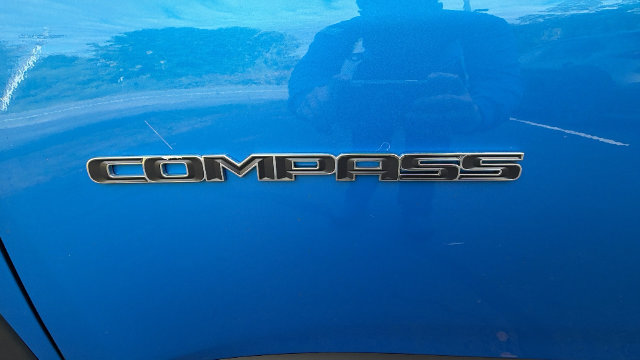 Used 2019 Jeep Compass Latitude w/ Cold Weather Group AWD/4WD image 12