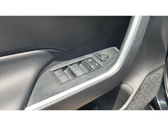 Certified 2025 Toyota RAV4 LE AWD/4WD image 15