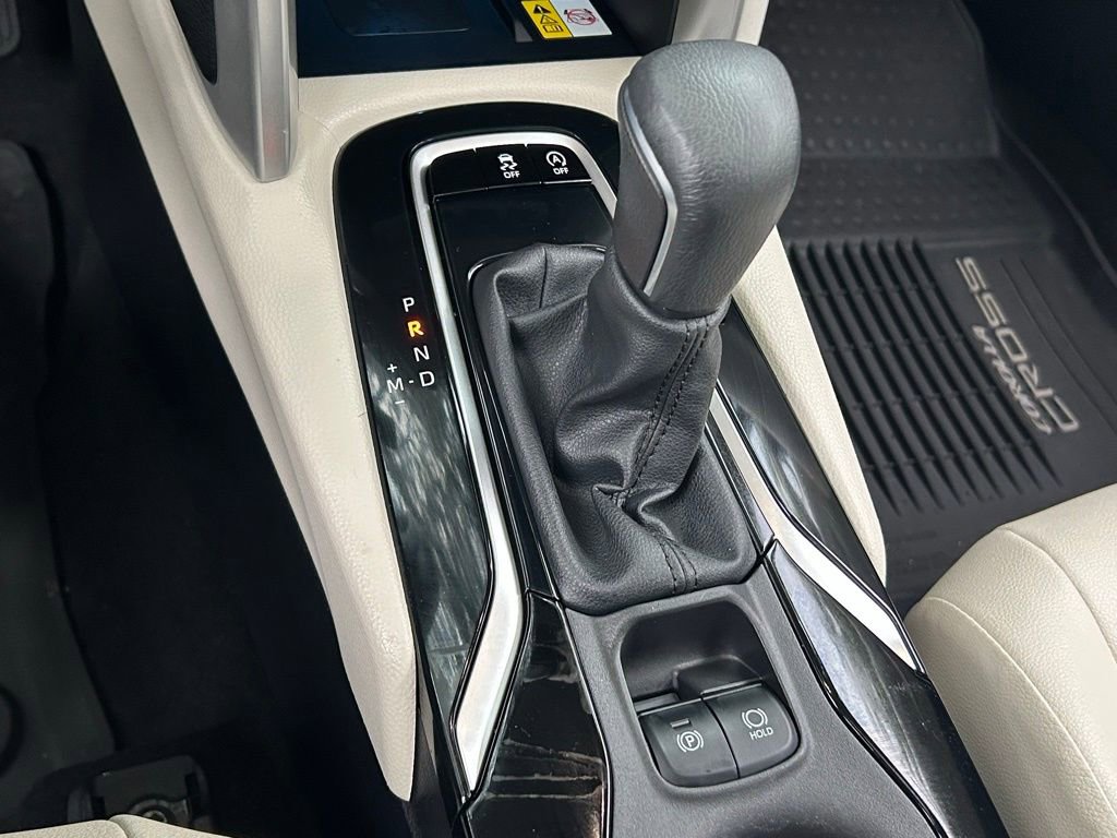 Used 2022 Toyota Corolla Cross XLE image 23