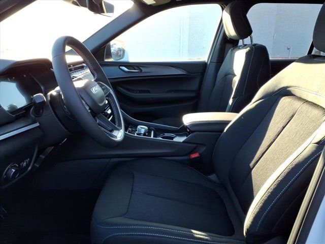 New 2025 Jeep Grand Cherokee Laredo X image 13