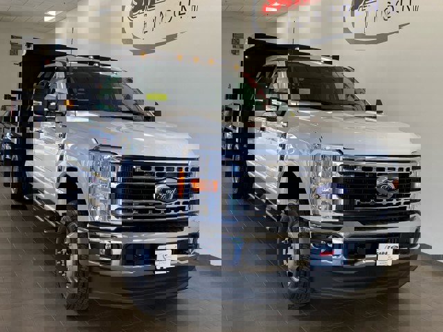 New 2025 Ford F350 XL w/ XL Chrome Package image 2