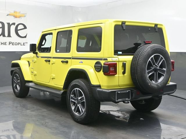 Used 2023 Jeep Wrangler Unlimited Sahara w/ LED Lighting Group AWD/4WD image 35