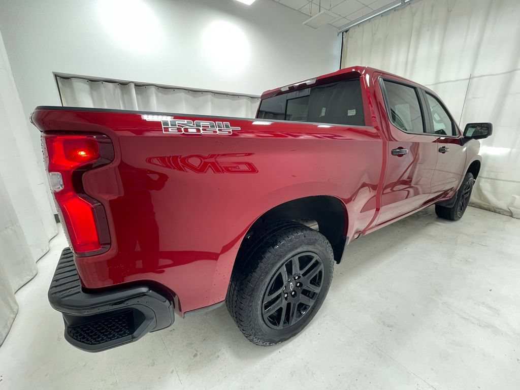 Used 2025 Chevrolet Silverado 1500 LT Trail Boss w/ LT Trail Boss Premium Package AWD/4WD image 5