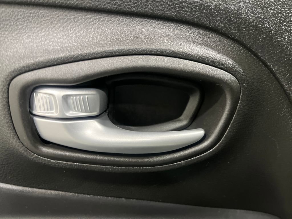 Used 2023 Jeep Renegade Trailhawk image 11