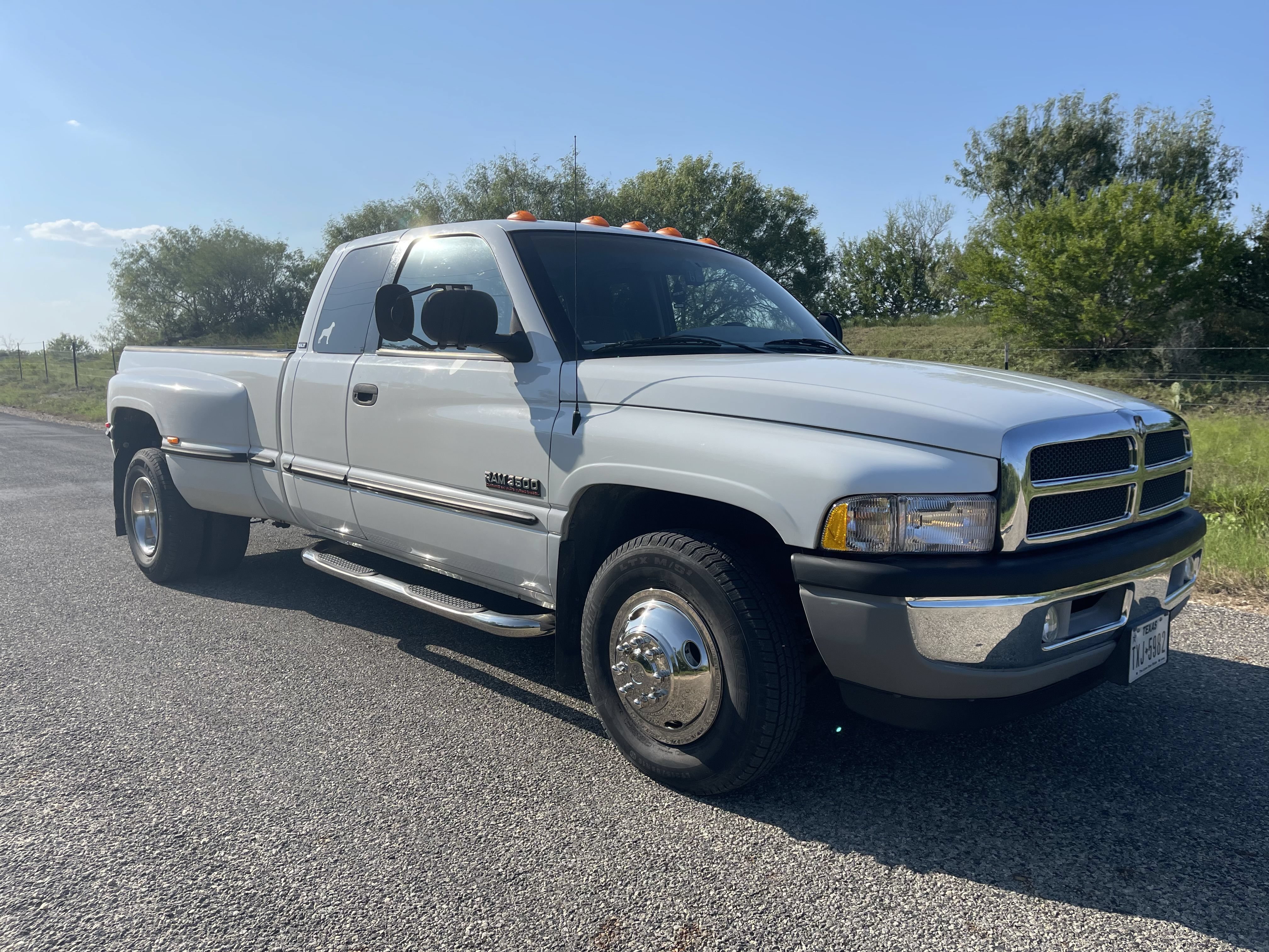 Used 1999 Dodge Ram 3500 Truck 2WD Quad Cab image 2